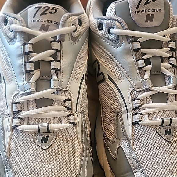 New Balance Men's Sneakers in Gray and Cream - Picture 7 of 9